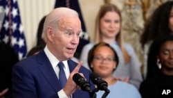 BIDEN-CUMBRE