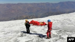 The body of an U.S. mountain climber who disappeared 22 years ago while climbing a 6,700-metre-high mountain in Peru was found mummified and with his clothes in good condition, police said on July 8, 2024. (Photo by Handout / Peruvian National Police / AFP) 
