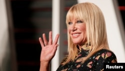 FILE - Actress Suzanne Somers arrives at the Vanity Fair Oscar Party in Beverly Hills, California, Feb. 28, 2016.