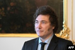 Presiden Argentina Javier Milei di Praha, Republik Ceko, 24 Juni 2024. (Michal Cizek / AFP)