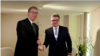 Predsednik Srbije Aleksandar Vučić i specijalni predstavnik EU za dijalog Miroslav Lajčak u Davosu (foto: Instagram)
