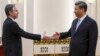 中国领导人习近平在北京人大会堂会晤到访的美国国务卿布林肯 (2023年6月19日)