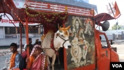 ২০২১ সালে কলকাতায় মুসলমানদের ঈদ-উল-আযহা উৎসবের আগে গোহত্যার বিরুদ্ধে প্রচারণা চালাচ্ছে একটি হিন্দু ধর্মীয় গোষ্ঠী। ঈদুল আজহার সময় ভারতে লক্ষ লক্ষ গরু কোরবানি দেওয়া হয়। 