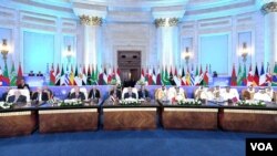 Viongozi wakutana mjini Cairo, Misri, katika juhudi za kutafuta amani Mashariki ya kati. Picha na Shafi Mbinda, VOA, Misri.