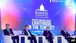 যুক্তরাষ্ট্রের পররাষ্ট্রমন্ত্রী অ্যান্টনি ব্লিংকেন, জাপানের পররাষ্ট্রমন্ত্রী ইয়োশিমাসা হায়াশি, অস্ট্রেলিয়ার পররাষ্ট্রমন্ত্রী পেনি ওং এবং ভারতের পররাষ্ট্রমন্ত্রী সুব্রহ্মণ্যম জয়শঙ্কর নয়াদিল্লির তাজ প্যালেস হোটেলে কোয়াড মন্ত্রীদের প্যানেলে অংশ নেন (বাঁ থেকে); ৩ মার্চ, ২০২৩।