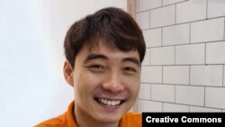 Nigel Ng as his character Uncle Roger in November 2020, while filming a video for his Youtube channel in Stockholm. (Albin Olsson, Creative Commons)