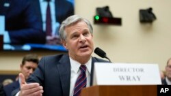 នាយក FBI លោក Christopher Wray ផ្តល់សក្ខីកម្មនៅចំពោះមុខគណៈកម្មាធិការសភា ក្នុងទីក្រុង Washington ថ្ងៃទី១២ ខែកក្កដា ឆ្នាំ២០២៣។