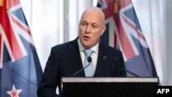 Perdana Menteri baru Selandia Baru Christopher Luxon dalam konferensi pers di gedung parlemen di Wellington, 24 November 2023. (Marty MELVILLE / AFP)