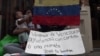 Venezolanos deambulan en San José en busca de unas monedas para seguir su viaje a EEUU 
