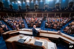 Rais Joe Biden akitoa hotuba yake ya kwanza ya hali ya kitaifa katika kikao cha pamoja cha Bunge la Marekani - Congress huko Capitol, Machi 1, 2022, Washington.(Shawn Thew/Pool via AP).