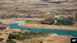 ལེ་བྷ་ནན་གྱི་ལི་ཏ་ཎི་གཙང་པོ་