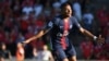 Kylian Mbappé reste au PSG pour la saison prochaine