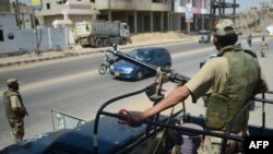 داپريل په مياشت کې دترهگرۍ پيښو څخه خيبرپښتونخوا اؤ بلوچستان کې نولس،نولس،سندهـ کې يوولس ،قبائيلي سيمو کې پينځۀ ؤ پنجاب کې دوه پيښې رامينځته شوي دي چې پکښې 81 کسان وژل شوي اؤ 348 ژوبل شوي دي