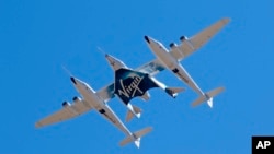 Virgin Galactic asegura que ha recibido casi 8.000 reservaciones en línea de personas interesadas en ser parte de su programa de turismo espacial desde su exitoso primer vuelo de prueba realizado hace 14 meses.