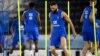 Karim Benzema (mitan) kontwolel balon an pandan yon sesyon antrenman nan stad Jassim-bin-Hamad la nan Doha, anvan ouveti Mondyal Foutbol Qatar 2022 a, 19 Nov. 2022. 