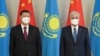 ប្រធានាធិបតី​ចិន​លោក Xi Jinping (ឆ្វេង) និង​ប្រធានាធិបតី​កាហ្សាក់ស្ថាន លោក Kassym-Jomart Tokayev ឈរ​ថតរូប​រួម​គ្នា​ក្នុង​អំឡុងពេល​នៃ​ជំនួប​មួយ​នៅ​ក្រុង Nur-Sultan កាហ្សាក់ស្ថាន ថ្ងៃទី ១៤ ខែកញ្ញា ឆ្នាំ២០២២។