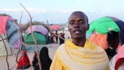 Ce Ramadan, des bénévoles apportent une aide alimentaire aux déplacés en Somalie