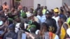 Paul Pogba accueilli par une foule en liesse à Conakry