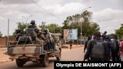 Dans les rues de Ouagadougou, au Burkina Faso, le 24 août 2017.