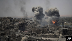 En el verano de 2014, combatientes de la milicia radical tomaron casi un tercio del territorio iraquí, incluida Mosul, la segunda ciudad más grande del país.