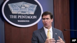 Waziri wa ulinzi Marekani, Mark Esper akizungumza na waandishi wa habari huko Pentagon hivi karibuni 