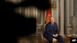 Фото: Олександр Лукашенко, Мінськ, Білорусь, травень 2022 року. (AP Photo/Markus Schreiber)