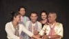 ក្រុម​សិល្បករ​ជើង​ចាស់​ខ្មែរ​ត្រៀម​ទៅ​សម្ដែង​នៅ​សហរដ្ឋ​អាមេរិក