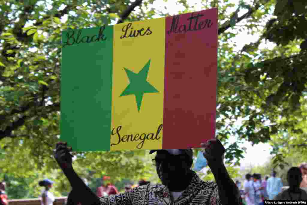 Manifesta&#231;&#227;o da di&#225;spora africana em Washington DC em solidariedade com o movimento Black Lives Matter. 