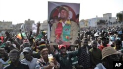 Ousmane Sonko est très populaire chez les jeunes Sénégalais.