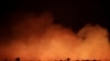 La fumée s'échappe lors d'un incendie dans une zone de la forêt amazonienne près de Humaita, État d'Amazonas, Brésil, Brésil le 17 août 2019. Photo prise le 17 août 2019. REUTERS / Ueslei Marcelino - RC14BDBBC9F0