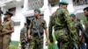 La chasse à l'homme se poursuit dans un Sri Lanka sous tension