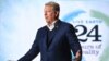 Former U.S. Vice President Al Gore hosts a 24-hour live webcast from the foot of the Eiffel Tower, in Paris, Nov. 13, 2015.