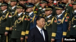 中共建政75週年之前,中國領導人習近平在天安門廣場的人民英雄紀念碑前出席紀念儀式。 （2024年9月30日）