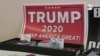 A favor y en contra del presidente Donald Trump, muchos esperan porque el mandatario estadounidense presente su candidatura para la presidencia en 2020, en un mitin en Orlando, Florida, el martes 18 de junio de 2019.