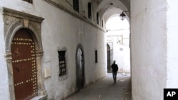 Uma rua do centro historico de Argel 