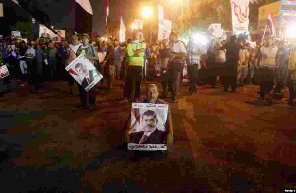 A young girl at the Third Square rally in Cairo. (Hamada Elrasam for VOA)