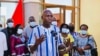 Halidou Tinto, principal instigateur au sortir de l’audience avec le chef de l’Etat, à Ouagadougou, le 30 avril 2021 (VOA/Lamine Traoré)