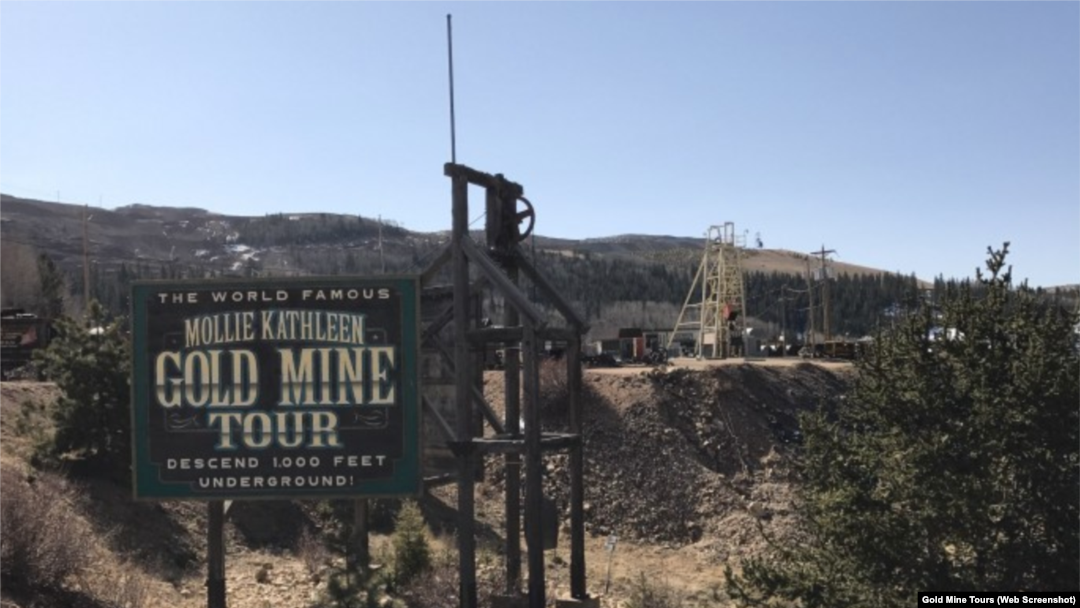 Captura de pantalla de una foto del sitio web de la mina de oro Mollie Kathleen, una antigua mina de oro cerca de la ciudad de Cripple Creek en Colorado.