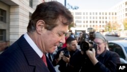 Paul Manafort, President Donald Trump's former campaign chairman, departs Federal District Court in Washington, Nov. 2, 2017. 