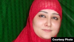 صائمه ناز هم د مينې پوښتنې ته هرڅو کۀ لکه د نوروپښتنو زنانه فنکارانو دا روايتي ځواب وويلو چې دخپل مورپلار اؤ وروڼو خويندو سره مينه کوي خو د ټوقې په انداز يې ورسره دخپلې خبرې په پايې کې داهم ورغبرگه کړه "اؤ کۀ د بل چا سره څوک مينه کوي نو هغه خو دمورپلارنه پټه وي کنه"