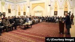 رئیس جمهور غنی می گوید که یافتن پول و مصرف آن دو مسئلۀ جداگانه است.