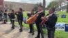 Hispanos demócratas de Texas dispuestos a cambiar de candidato