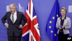 Waziri Mkuu wa Uingereza Boris Johnson na Rais wa Kamisheni ya Ulaya Ursula von der Leyen 