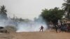 Des manifestations dans les rues de Lomé, au Togo, le 18 octobre 2017. (VOA/Kayi Lawson)