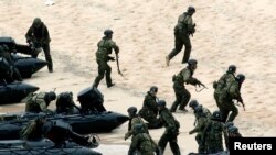 日本自衛隊進行軍事演習(資料圖片)