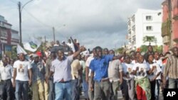 Daviz Simango, líder do MDM, e Manuel Araújo, candidato daquele partido à Câmara Municipal de Quelimane
