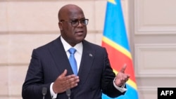 (Archives) Le président de la RDC, Félix Tshisekedi, s'exprime lors d'une conférence de presse à l'issue de son déjeuner de travail avec le président français à l'Elysée à Paris, le 30 avril 2024.