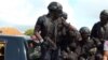 Des agents de police lors d'une manifestation à Bissau. (Photo Lassana Cassama / VOA)