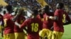 Les joueurs de l'équipe nationale de Guinée célèbrent leur but lors du match de qualification de la Coupe d'Afrique des Nations 2019 contre la Côte d'Ivoire, le 10 juin 2017.