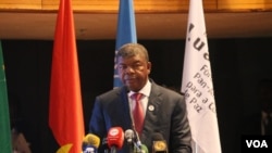 Presidente angola na abertura da Bienal de Luanda-Fórum Pan-Africano para a Cultura de Paz